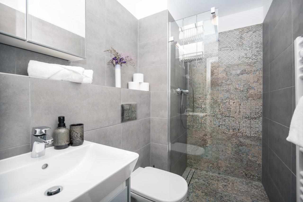 City Center Apartment - Modern & Elegant Μπρατισλάβα Εξωτερικό φωτογραφία