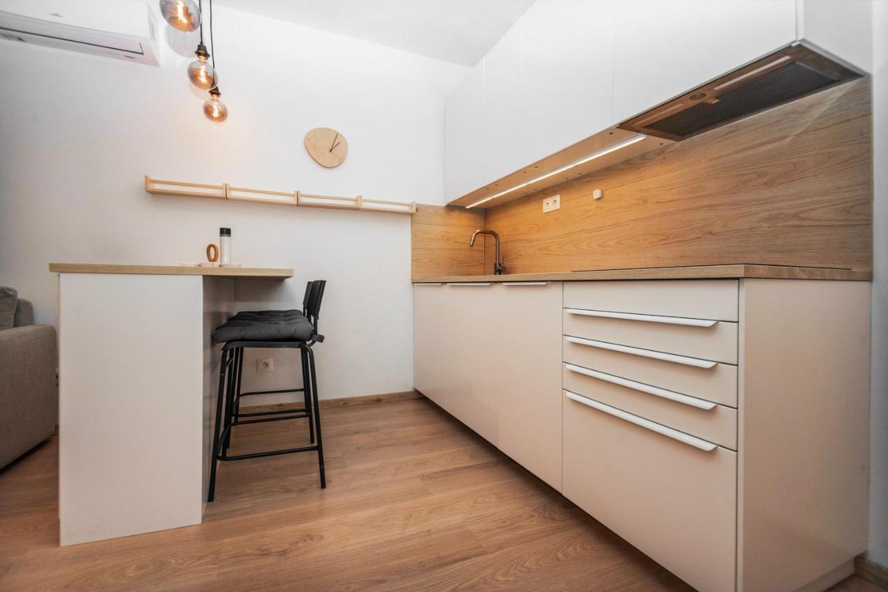 City Center Apartment - Modern & Elegant Μπρατισλάβα Εξωτερικό φωτογραφία