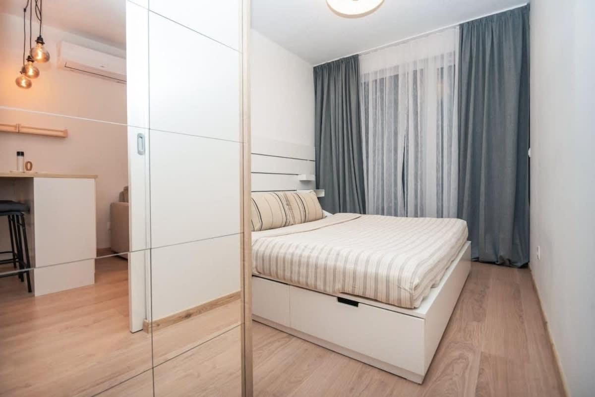 City Center Apartment - Modern & Elegant Μπρατισλάβα Εξωτερικό φωτογραφία