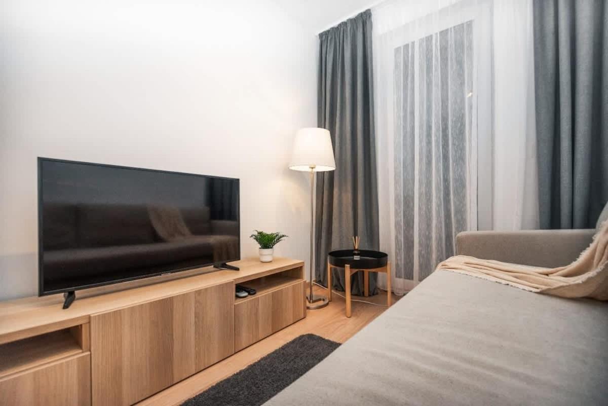 City Center Apartment - Modern & Elegant Μπρατισλάβα Εξωτερικό φωτογραφία